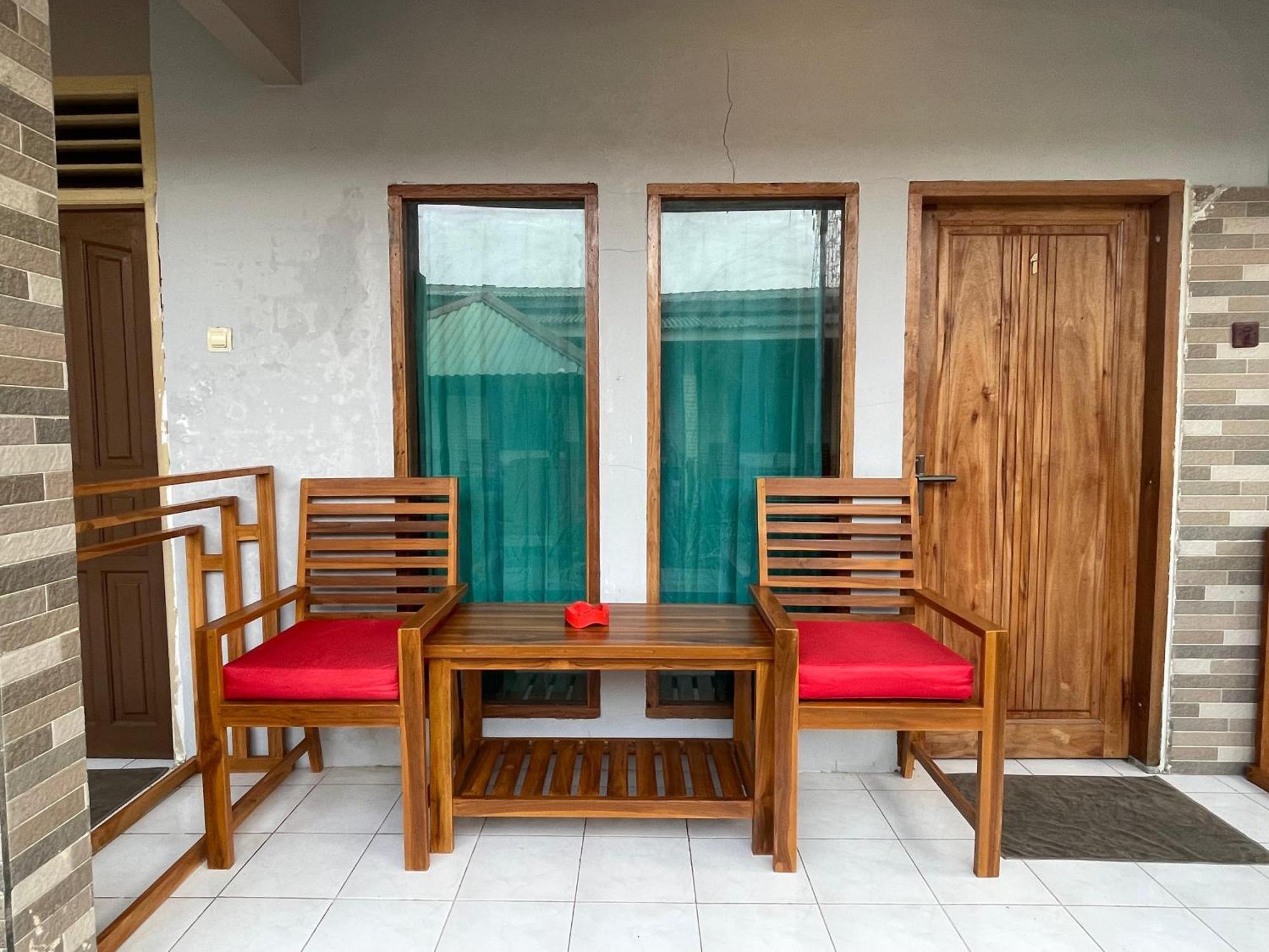 Lita Homestay Gili Trawangan Exterior photo