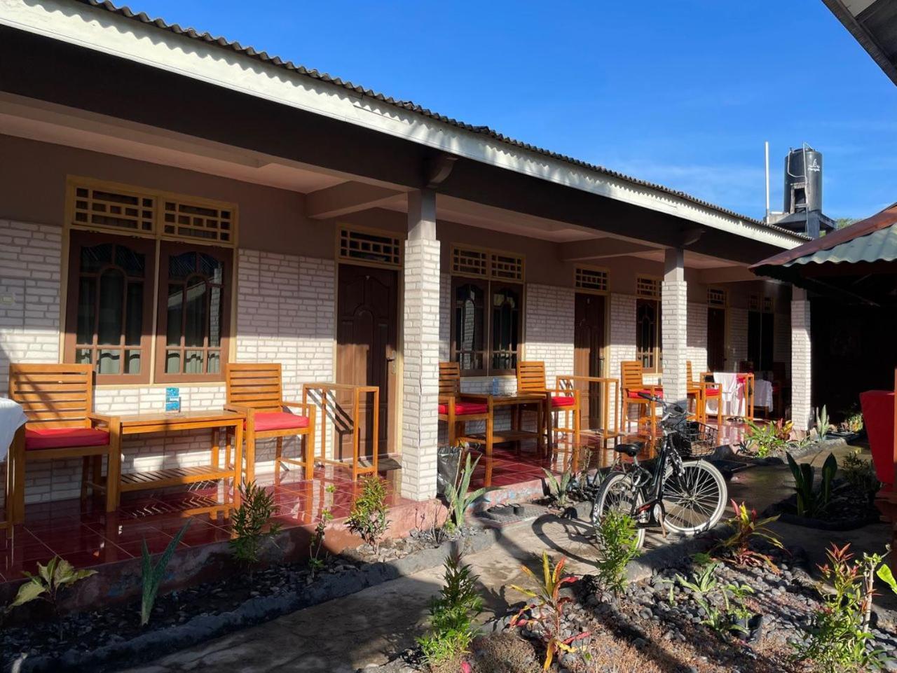 Lita Homestay Gili Trawangan Exterior photo