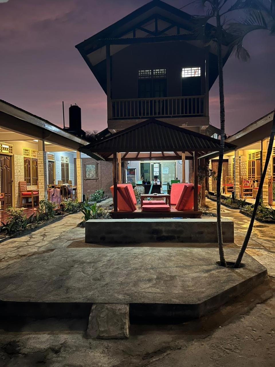 Lita Homestay Gili Trawangan Exterior photo